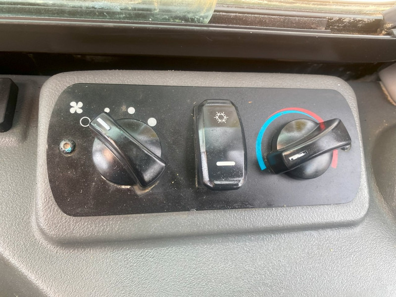 Mini escavadeira Caterpillar 305 E II AIRCO!: foto 7