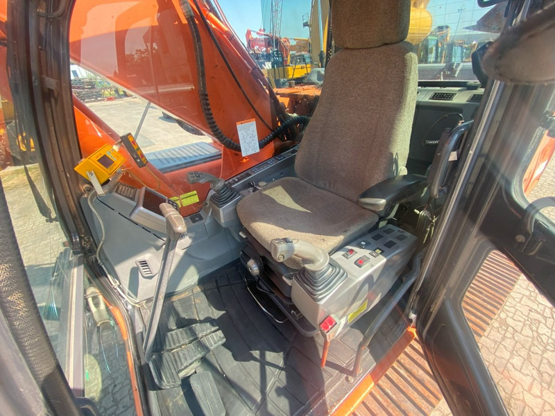 Doosan DX 225 LC-3 NVT - Escavadora de rastos: foto 4 Doosan DX 225 LC-3 NVT - Escavadora de rastos: foto 4