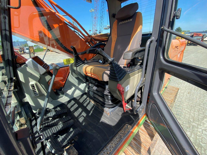 Doosan DX 255 LC NVT - Escavadora de rastos: foto 3 Doosan DX 255 LC NVT - Escavadora de rastos: foto 3