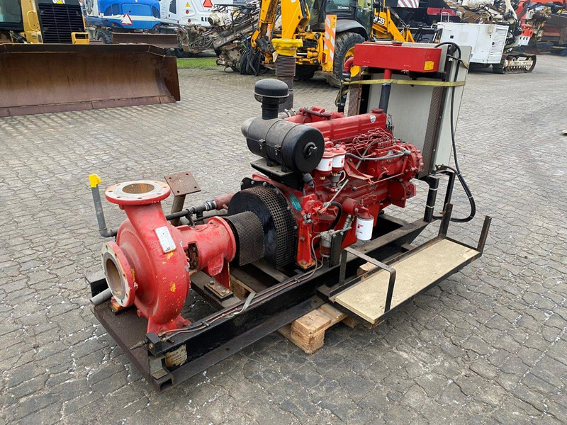 Ford / Ahlström 2725E NVT - Bomba de água: foto 1 Ford / Ahlström 2725E NVT - Bomba de água: foto 1
