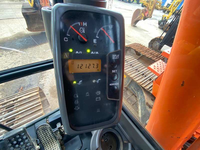 Escavadora de rastos Hitachi ZX 225 USRLC NVT: foto 14
