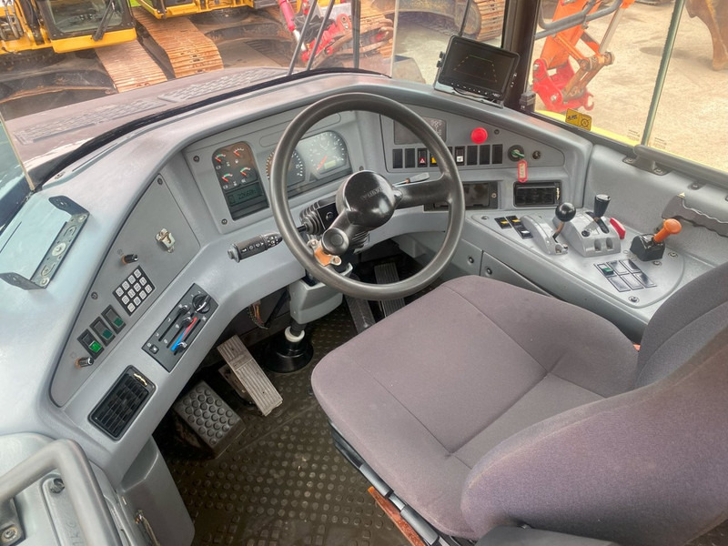 Volvo A30D 6x6 dumper articulated hauler NVT - Dumper: foto 3 Volvo A30D 6x6 dumper articulated hauler NVT - Dumper: foto 3