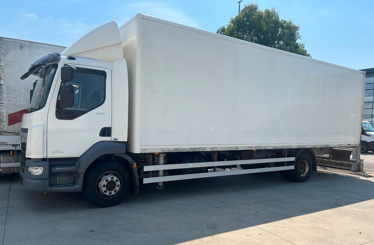 Daf lf 250 fa furgone 8 mt euro 6 - Camião furgão: foto 1 Daf lf 250 fa furgone 8 mt euro 6 - Camião furgão: foto 1