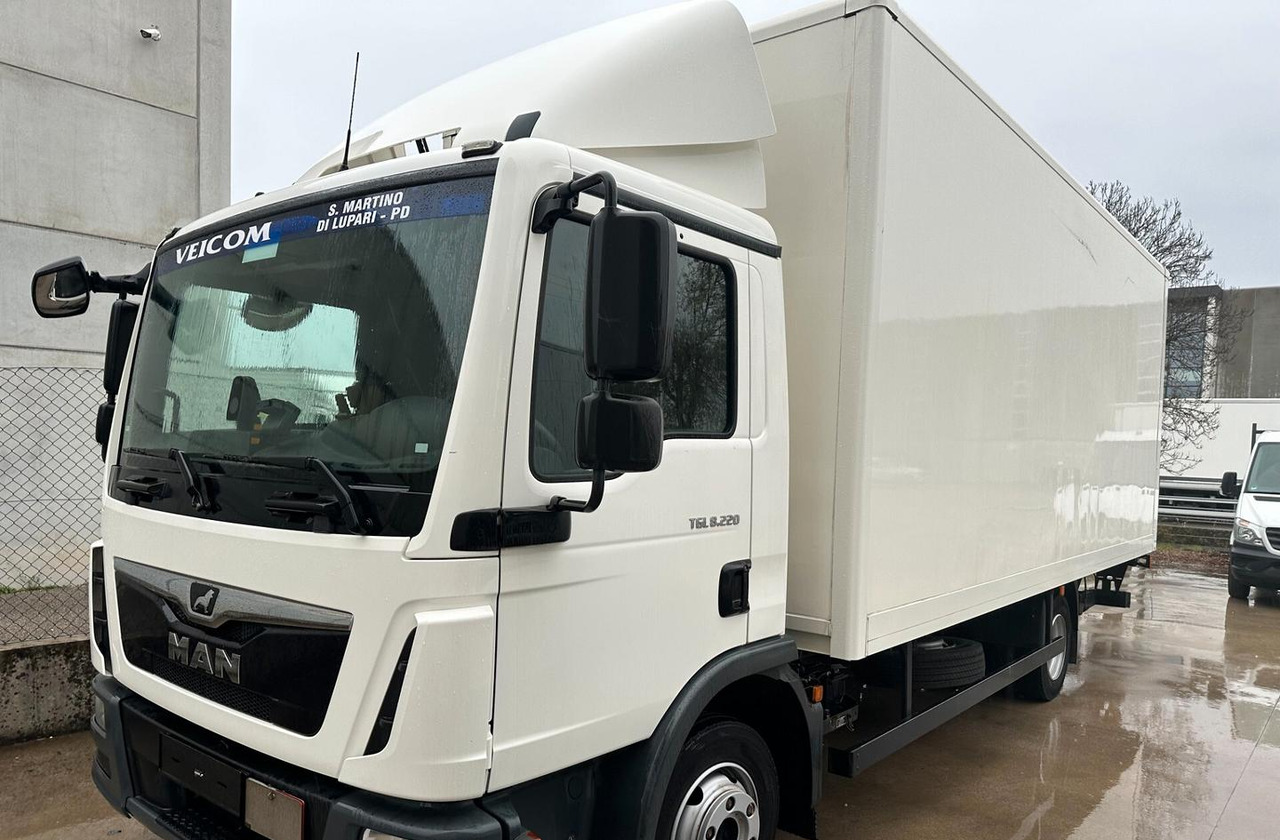 Man 8.220 FURGONE E SPONDA EURO 6 - Camião furgão: foto 2 Man 8.220 FURGONE E SPONDA EURO 6 - Camião furgão: foto 2