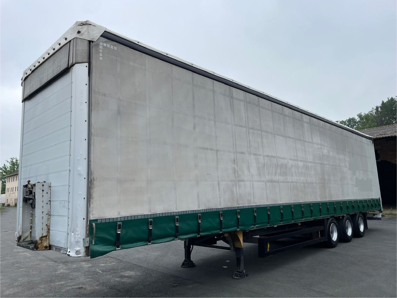 Schmitz Cargobull S01 3-Achs/Pritsche+Plane/13,5m/28100kg-Nutzlast - Semi-reboque de lona: foto 3 Schmitz Cargobull S01 3-Achs/Pritsche+Plane/13,5m/28100kg-Nutzlast - Semi-reboque de lona: foto 3