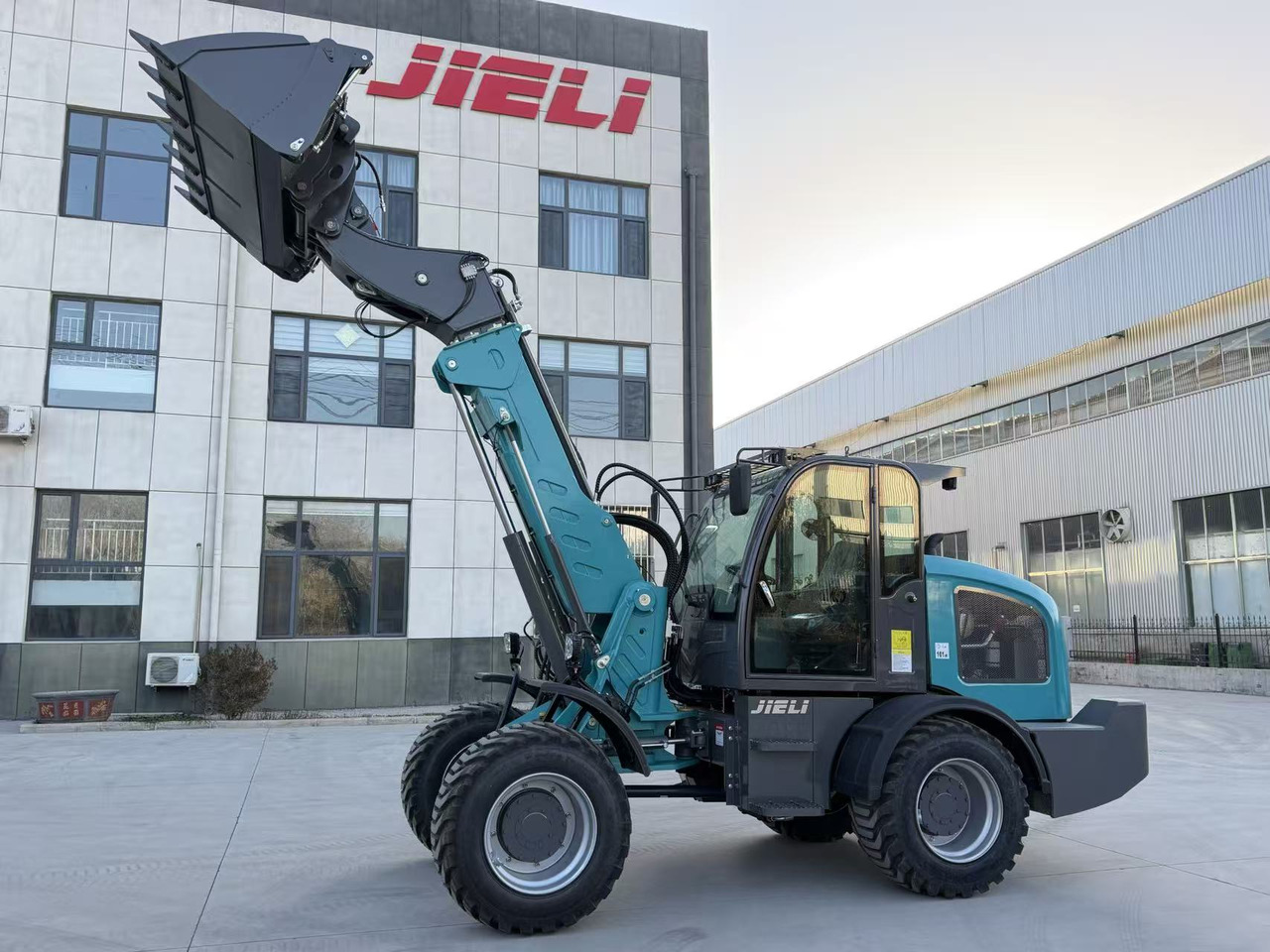 JIELI JL25T - Pá carregadora telescópica: foto 5 JIELI JL25T - Pá carregadora telescópica: foto 5