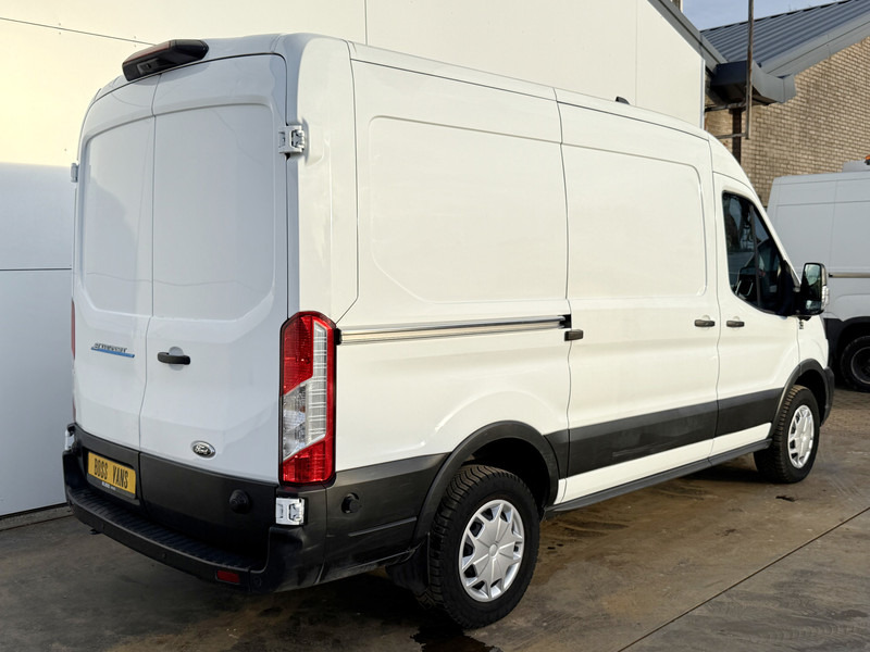 Ford E-Transit 390 75kWh 184PK 390 Elektrisch 75kWh 334km WLTP BEV Snelladen L2H2 Climate Control Tachograaf Carplay 360° Camera Stoelverwarming Parkeersensoren voor achter Laadkabel - Furgão, Carrinha elétrica: foto 3 Ford E-Transit 390 75kWh 184PK 390 Elektrisch 75kWh 334km WLTP BEV Snelladen L2H2 Climate Control Tachograaf Carplay 360° Camera Stoelverwarming Parkeersensoren voor achter Laadkabel - Furgão, Carrinha elétrica: foto 3