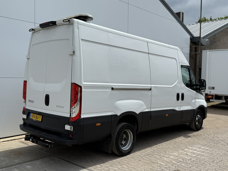 Iveco Daily 35C18 3.0 L2H2 Airco Cruise Control 3,5 Tons Trekhaak 5-26 APK Lucht geveerde stoel - Furgão compacto: foto 3 Iveco Daily 35C18 3.0 L2H2 Airco Cruise Control 3,5 Tons Trekhaak 5-26 APK Lucht geveerde stoel - Furgão compacto: foto 3