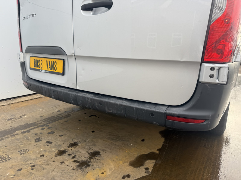 Locação financeira de Mercedes-Benz Sprinter 315 1.9 CDI Automaat L2H2 Climate Control Carplay Camera Parkeersensoren voor achter Mercedes-Benz Sprinter 315 1.9 CDI Automaat L2H2 Climate Control Carplay Camera Parkeersensoren voor achter: foto 17