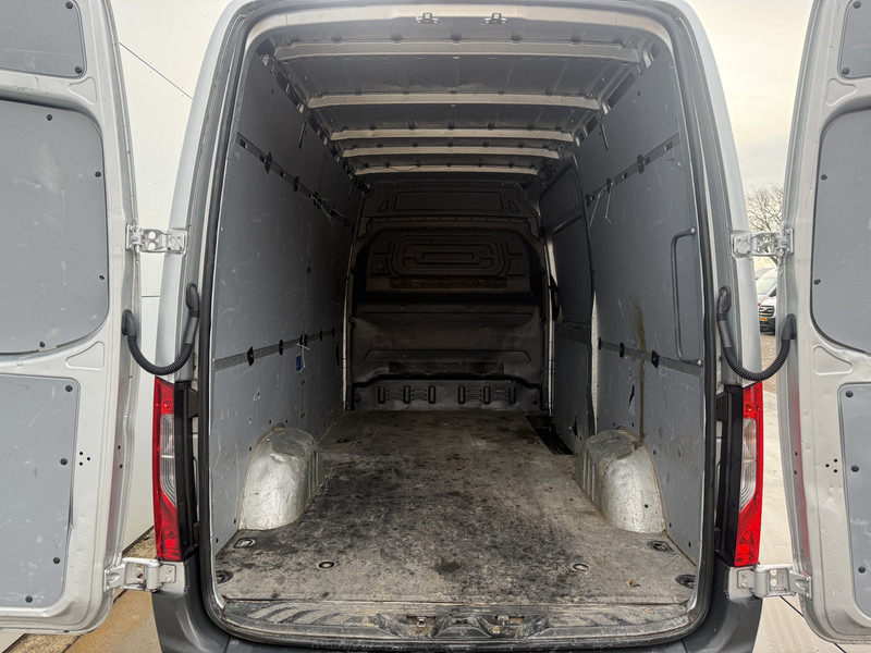 Locação financeira de Mercedes-Benz Sprinter 315 1.9 CDI Automaat L2H2 Climate Control Carplay Camera Parkeersensoren voor achter Mercedes-Benz Sprinter 315 1.9 CDI Automaat L2H2 Climate Control Carplay Camera Parkeersensoren voor achter: foto 12