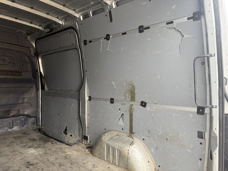 Locação financeira de Mercedes-Benz Sprinter 315 1.9 CDI Automaat L2H2 Climate Control Carplay Camera Parkeersensoren voor achter Mercedes-Benz Sprinter 315 1.9 CDI Automaat L2H2 Climate Control Carplay Camera Parkeersensoren voor achter: foto 16