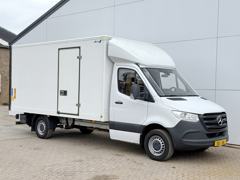 Mercedes-Benz Sprinter 315 1.9 CDI Automaat Laadklep Airco Cruise Control Carplay Bakwagen Meubelbak Koffer - Carrinha de contentor: foto 4 Mercedes-Benz Sprinter 315 1.9 CDI Automaat Laadklep Airco Cruise Control Carplay Bakwagen Meubelbak Koffer - Carrinha de contentor: foto 4