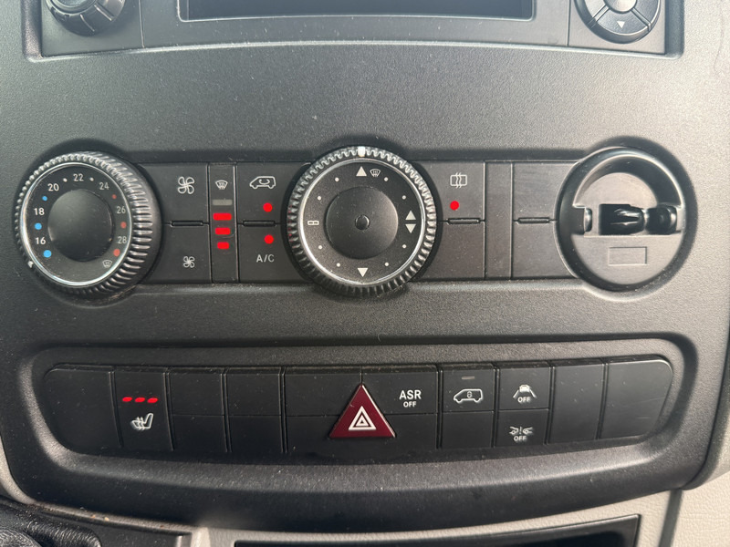 Carrinha de contentor Mercedes-Benz Sprinter 316 2.2 CDI Automaat Laadklep Lane Assist Standkachel Climate Control Bakwagen Meubelbak: foto 17 Carrinha de contentor Mercedes-Benz Sprinter 316 2.2 CDI Automaat Laadklep Lane Assist Standkachel Climate Control Bakwagen Meubelbak: foto 17