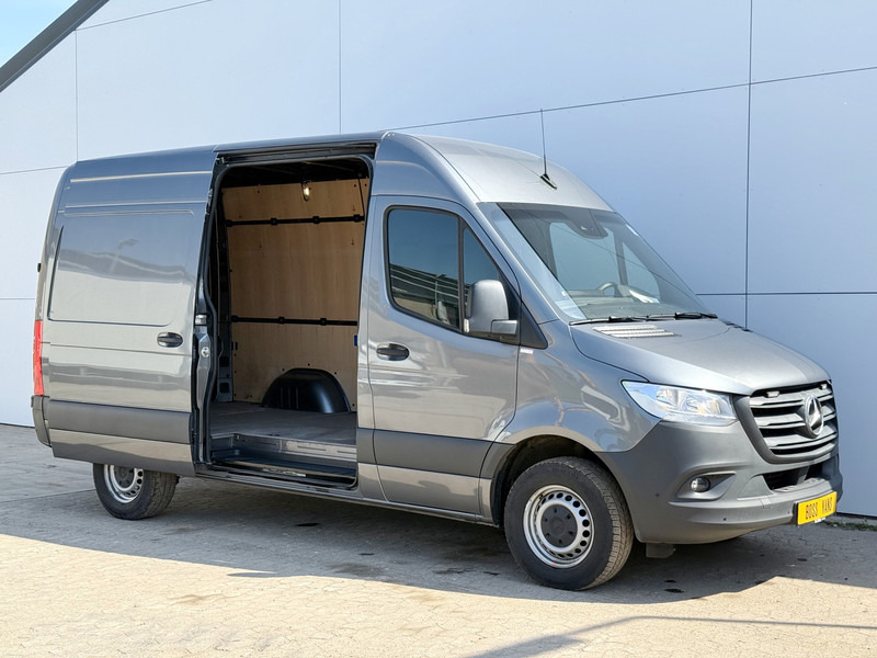 Mercedes-Benz Sprinter 319 1.9 CDI Automaat L2H2 Airco Cruise Control Lane Assist Camera Carplay Dodehoek waarschuwing Parkeersensoren voor achter - Furgão: foto 5 Mercedes-Benz Sprinter 319 1.9 CDI Automaat L2H2 Airco Cruise Control Lane Assist Camera Carplay Dodehoek waarschuwing Parkeersensoren voor achter - Furgão: foto 5