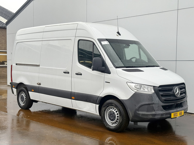 Mercedes-Benz eSprinter 312 55kWh ALL-IN PRIJS L2H2 55kWh 168km WLTP 80kw Snelladen Climate Control Camera Stoelverwarming - Furgão compacto, Carrinha elétrica: foto 4 Mercedes-Benz eSprinter 312 55kWh ALL-IN PRIJS L2H2 55kWh 168km WLTP 80kw Snelladen Climate Control Camera Stoelverwarming - Furgão compacto, Carrinha elétrica: foto 4