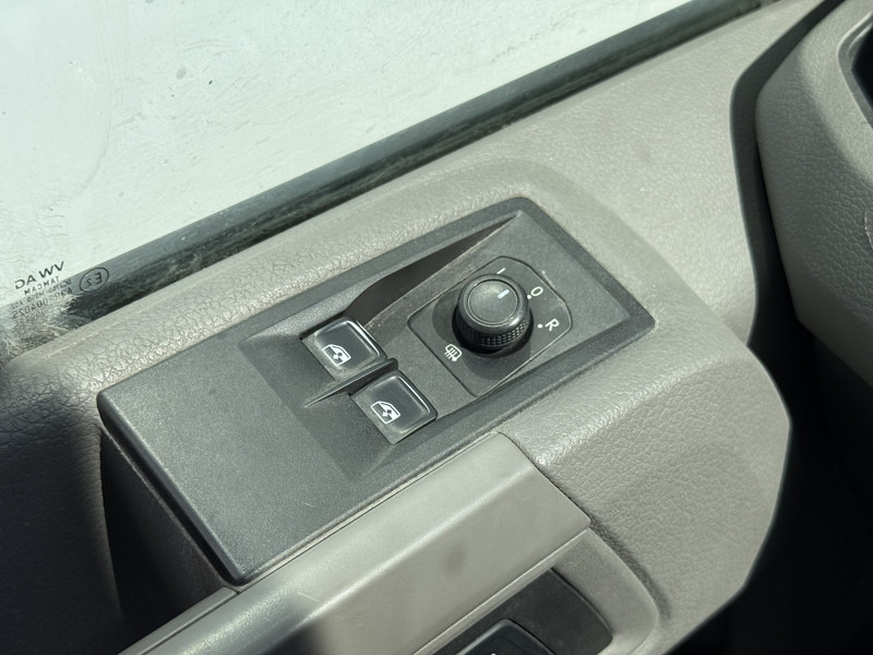 Carrinha de caixa aberta Volkswagen Crafter 2.0 TDI 102PK Open laadbak Airco Cruise Control Carplay Camera Trekhaak: foto 20