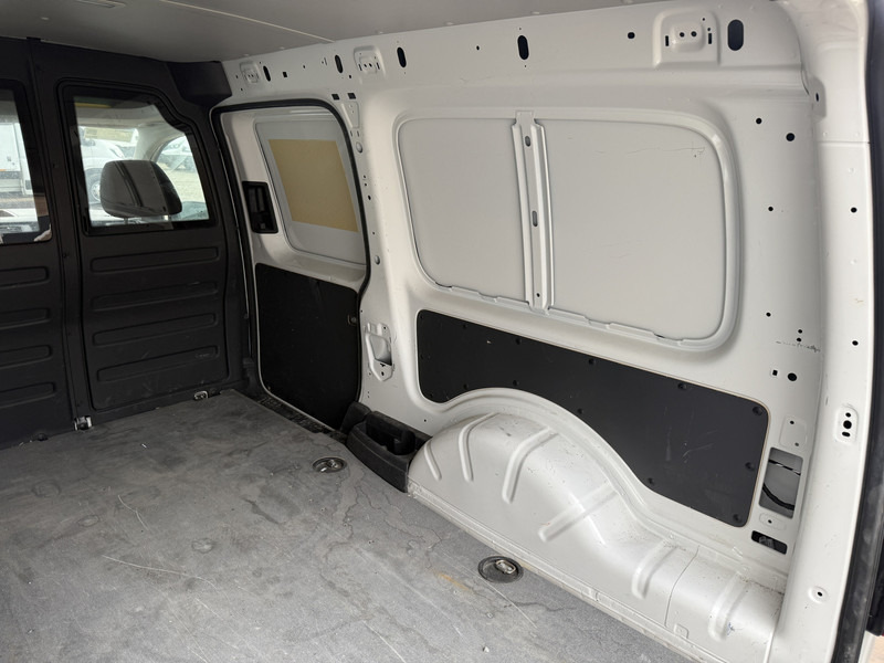 Locação financeira de Volkswagen E-Caddy 113PK L2H1 Elektrisch Caddy ABT Maxi 37,3kWh 159km WLTP Trekhaak Airco Stoelverwarming Parkeersensoren Achter Volkswagen E-Caddy 113PK L2H1 Elektrisch Caddy ABT Maxi 37,3kWh 159km WLTP Trekhaak Airco Stoelverwarming Parkeersensoren Achter: foto 16