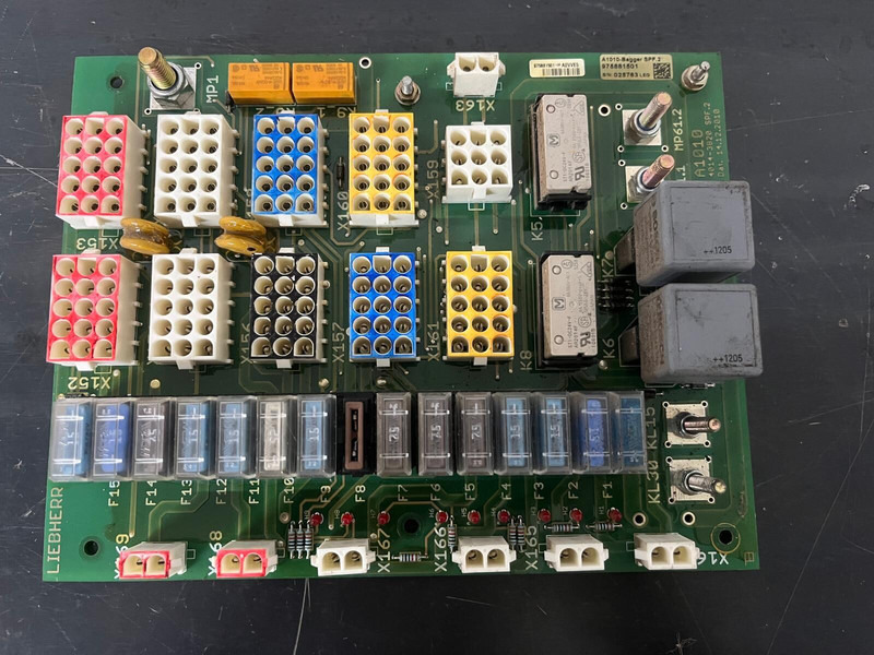 Liebherr 975881501 fuse block / E-board - Sistema elétrico: foto 1 Liebherr 975881501 fuse block / E-board - Sistema elétrico: foto 1