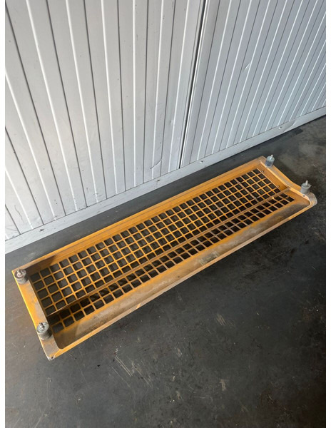 Liebherr A904 Li/A904C Li/R904/R904C - Para-choque: foto 2 Liebherr A904 Li/A904C Li/R904/R904C - Para-choque: foto 2