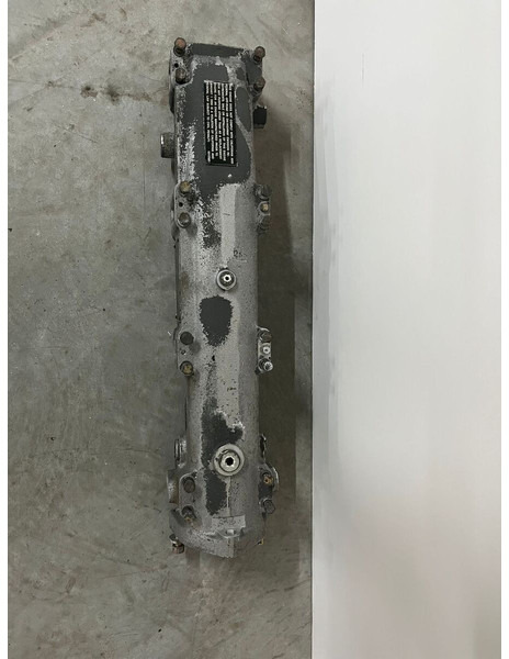 Liebherr A974 / P974 / R942 / R944 / R954 / R964 / R974 / R974B - A 974 / P 974 / R 942 / R 944 / R 954 / R 964 / R 974 / R 974B - Tubo de admissão: foto 1 Liebherr A974 / P974 / R942 / R944 / R954 / R964 / R974 / R974B - A 974 / P 974 / R 942 / R 944 / R 954 / R 964 / R 974 / R 974B - Tubo de admissão: foto 1