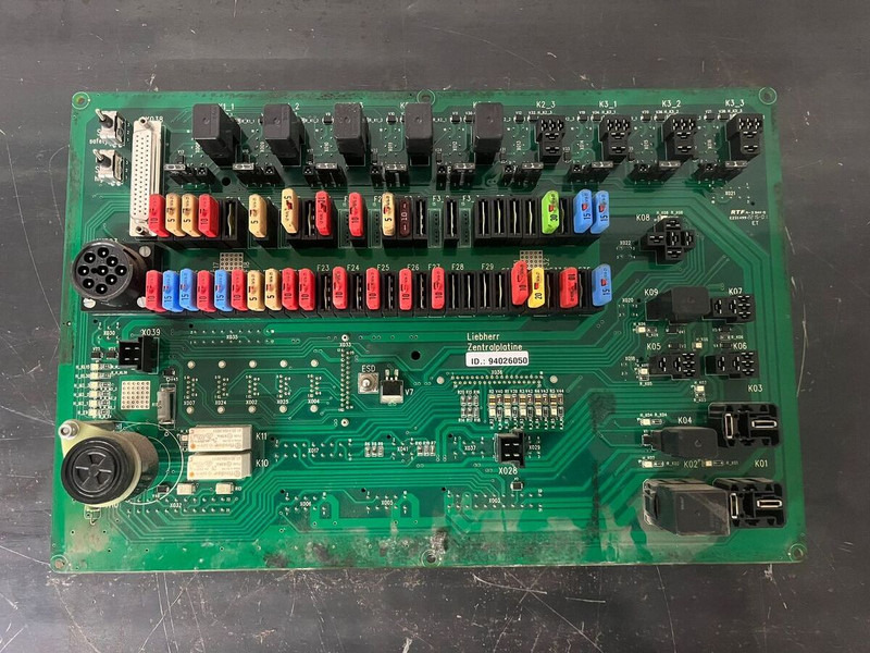 Liebherr E-Board 94026050 - Sistema elétrico: foto 1 Liebherr E-Board 94026050 - Sistema elétrico: foto 1