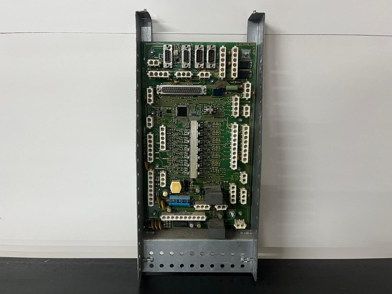 Liebherr  - Sistema elétrico: foto 1 Liebherr  - Sistema elétrico: foto 1