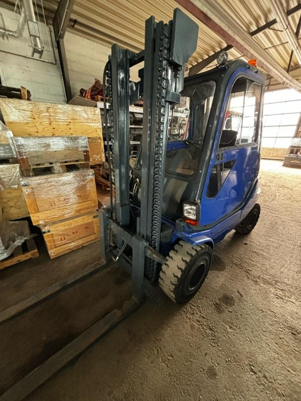 LINDE H30D - Empilhador a diesel: foto 1 LINDE H30D - Empilhador a diesel: foto 1