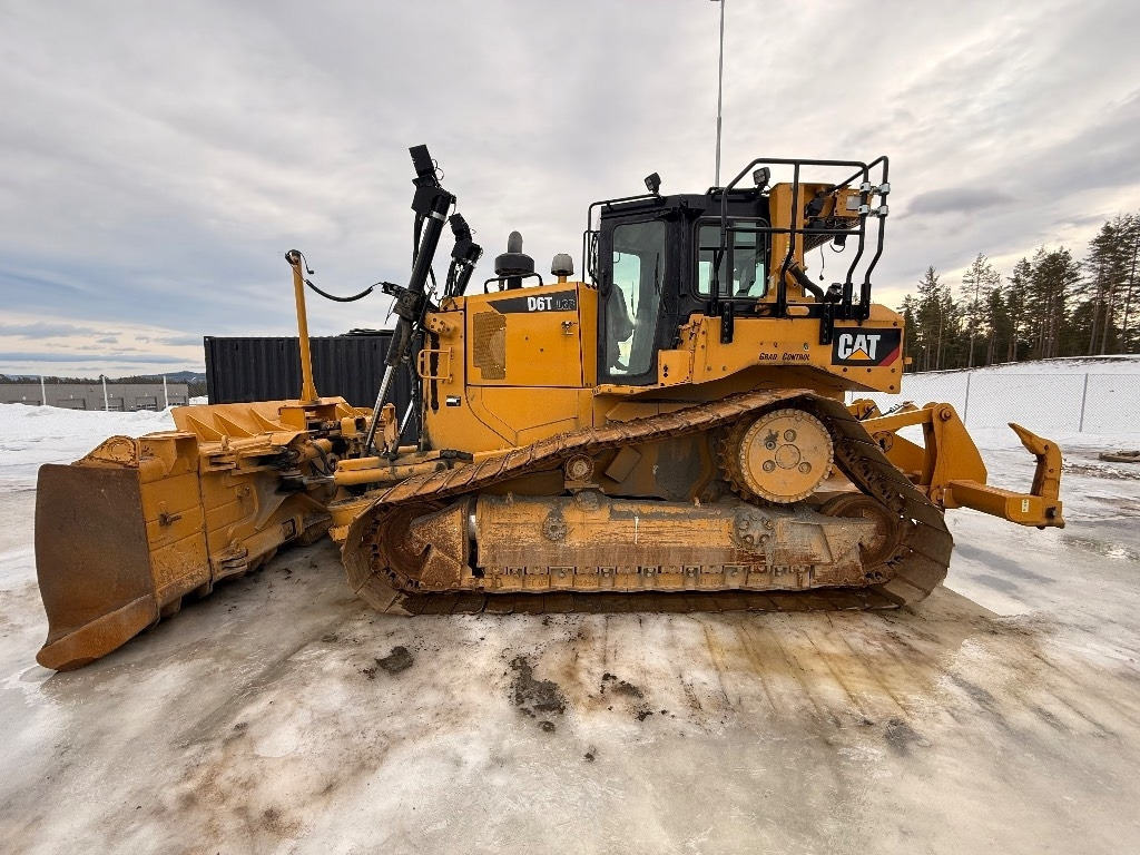 CAT D 6 T LGP - Buldôzer: foto 4 CAT D 6 T LGP - Buldôzer: foto 4