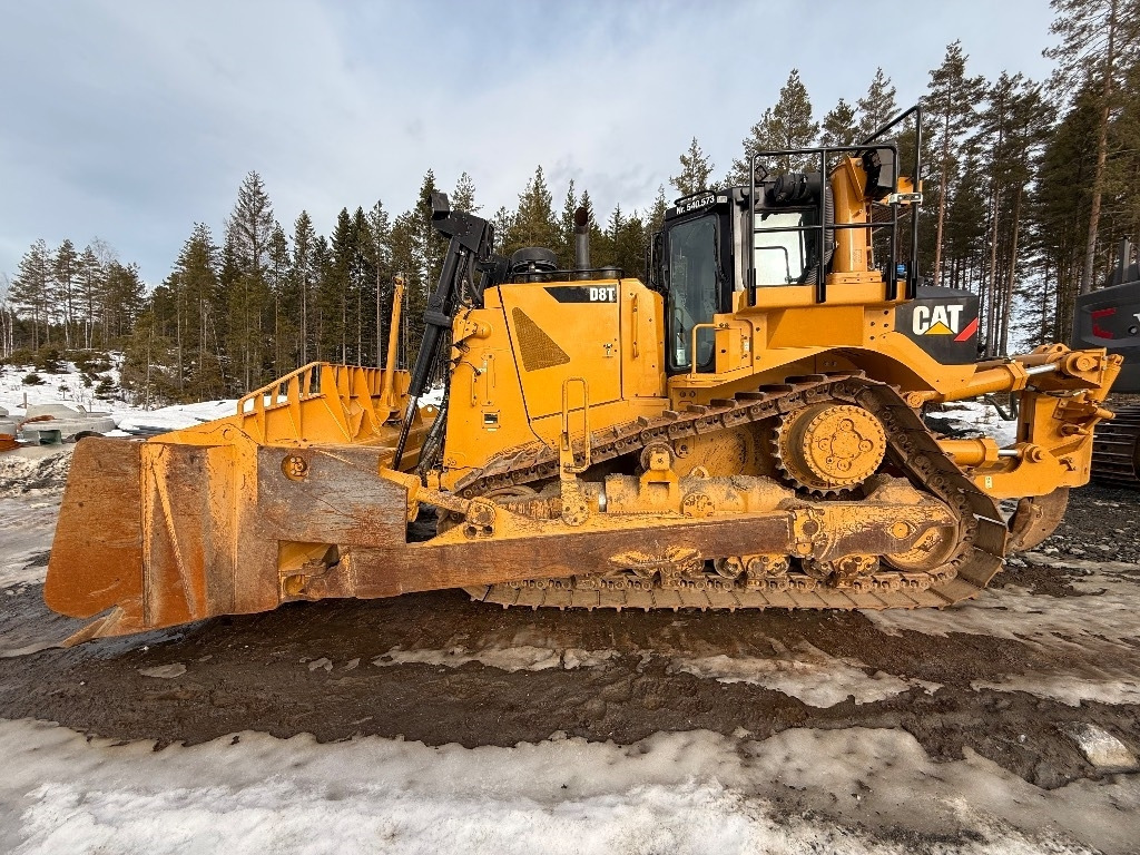 CAT D8T - Buldôzer: foto 1 CAT D8T - Buldôzer: foto 1