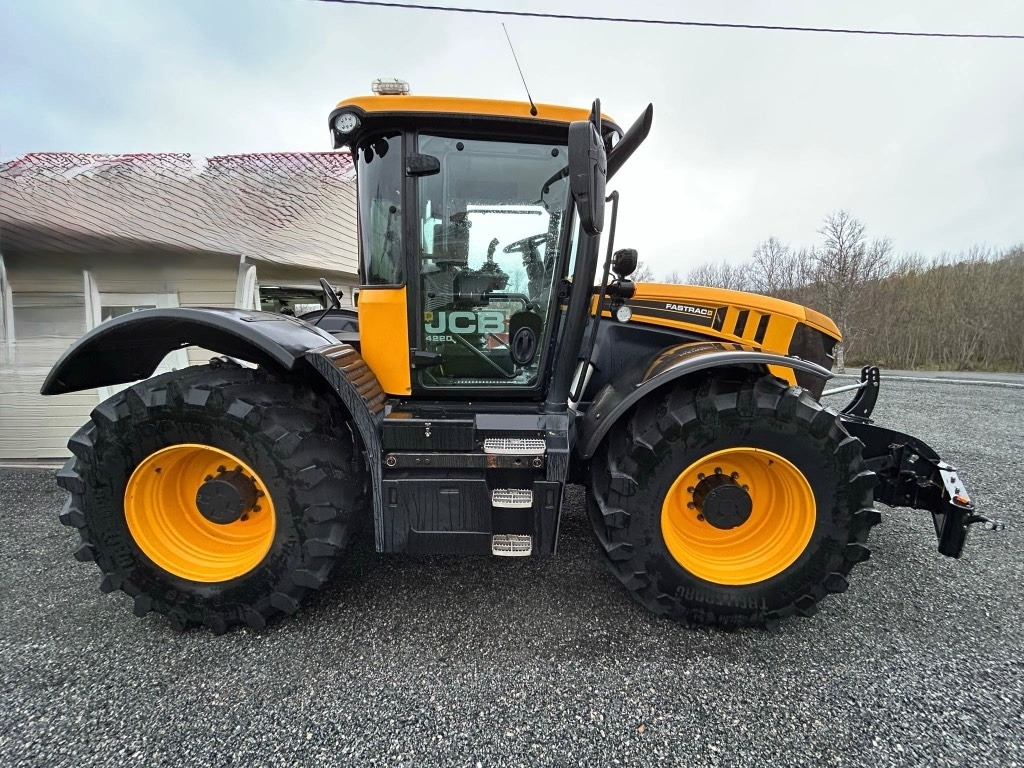 JCB 4220 FASTRAC - Trator: foto 4 JCB 4220 FASTRAC - Trator: foto 4