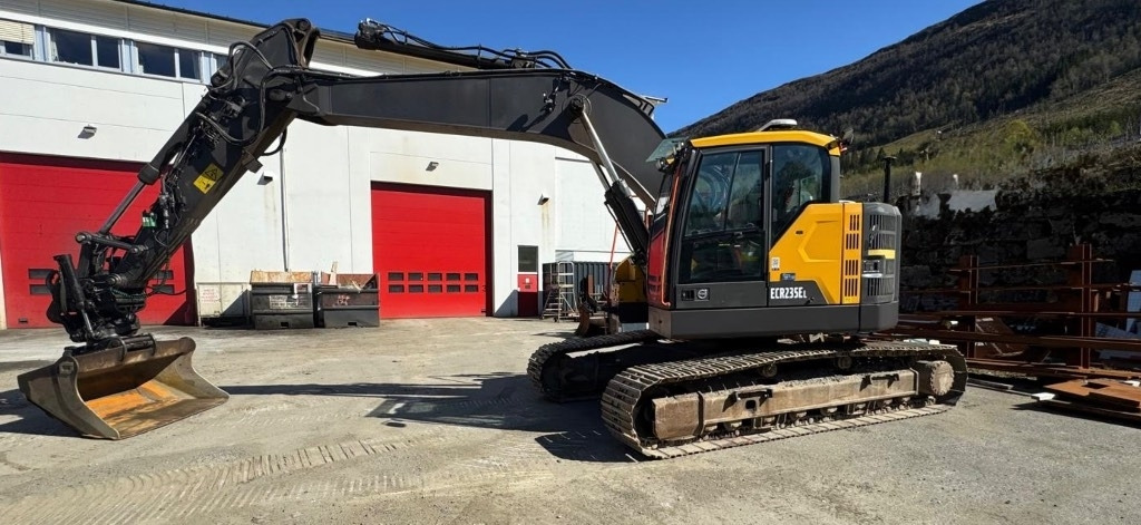 Volvo ECR 235 E - Escavadora de rastos: foto 2 Volvo ECR 235 E - Escavadora de rastos: foto 2