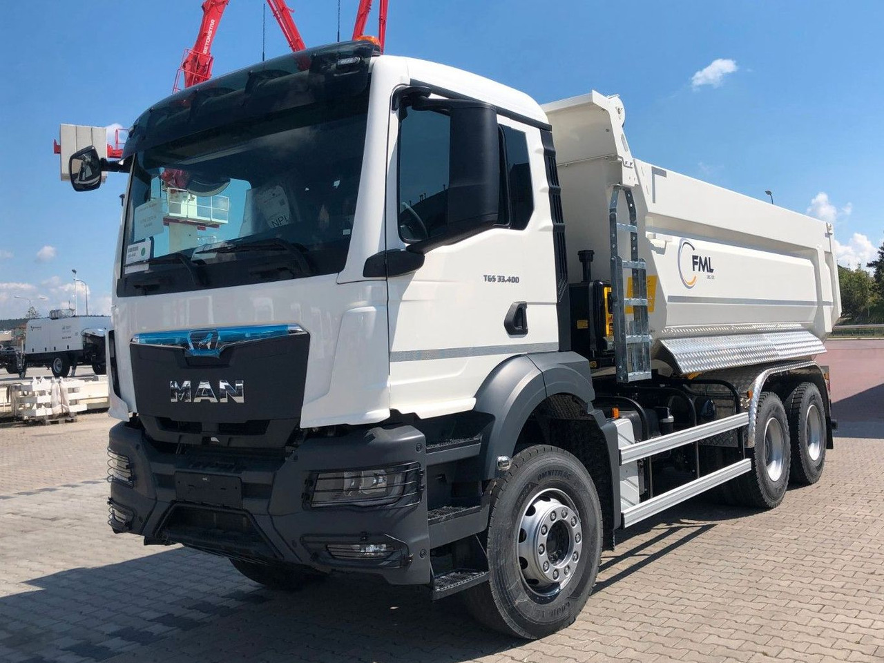 MAN TGS 33.400 6X4 EURO2 FML KIPPER 17,5M3 - Camião basculante: foto 2 MAN TGS 33.400 6X4 EURO2 FML KIPPER 17,5M3 - Camião basculante: foto 2