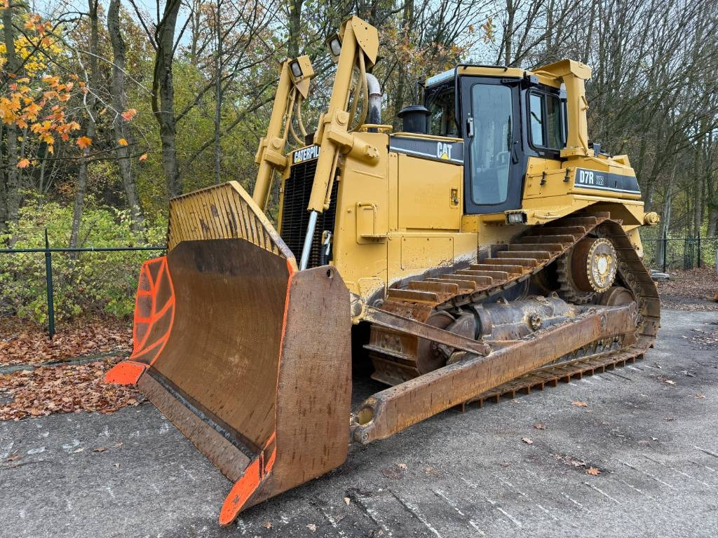 CAT D7R XR CE / LOW HOURS / TOP CONDITION - Buldôzer: foto 1 CAT D7R XR CE / LOW HOURS / TOP CONDITION - Buldôzer: foto 1