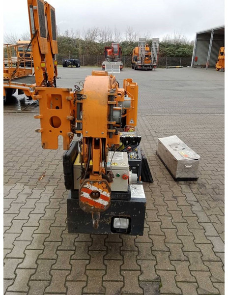 UNIC B-350 1 - Mini grua: foto 4 UNIC B-350 1 - Mini grua: foto 4