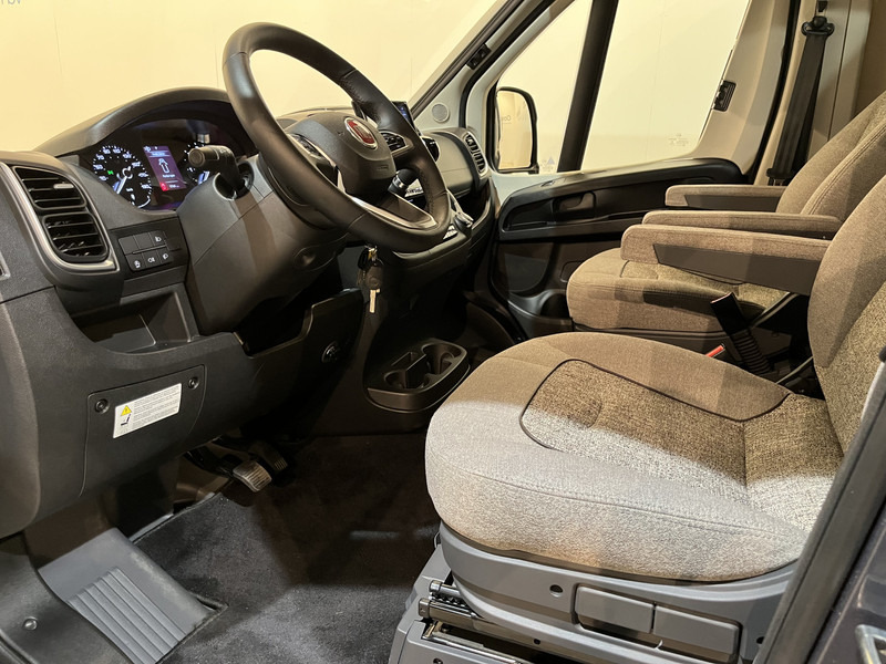 Carthago MALIBU VAN 640 LE GT Skyview 160 PK Automaat / Dakairco / Compleet Als Nieuw ! / 17.200 KM !! - Campervan: foto 4 Carthago MALIBU VAN 640 LE GT Skyview 160 PK Automaat / Dakairco / Compleet Als Nieuw ! / 17.200 KM !! - Campervan: foto 4