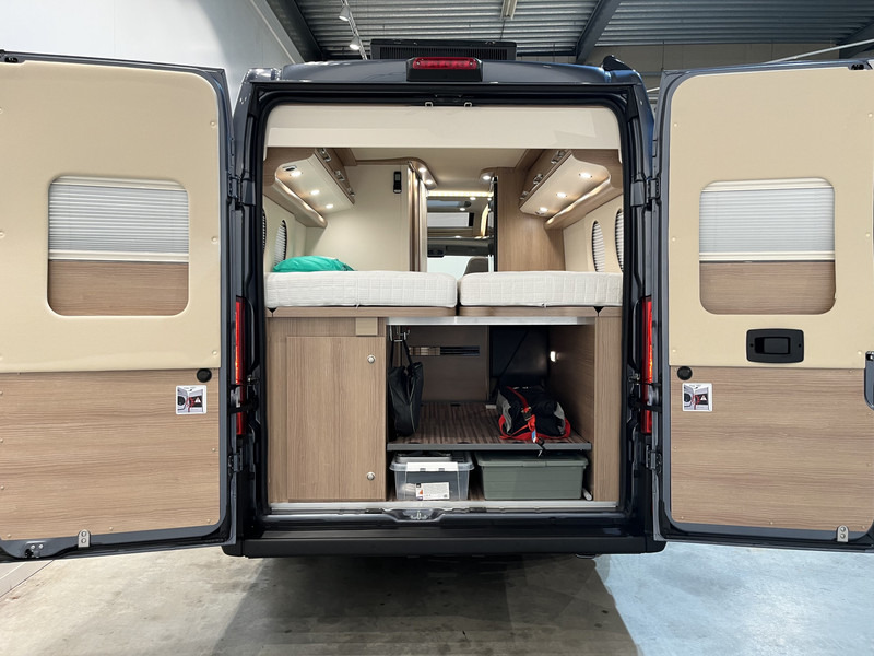 Carthago MALIBU VAN 640 LE GT Skyview 160 PK Automaat / Dakairco / Compleet Als Nieuw ! / 17.200 KM !! - Campervan: foto 3 Carthago MALIBU VAN 640 LE GT Skyview 160 PK Automaat / Dakairco / Compleet Als Nieuw ! / 17.200 KM !! - Campervan: foto 3