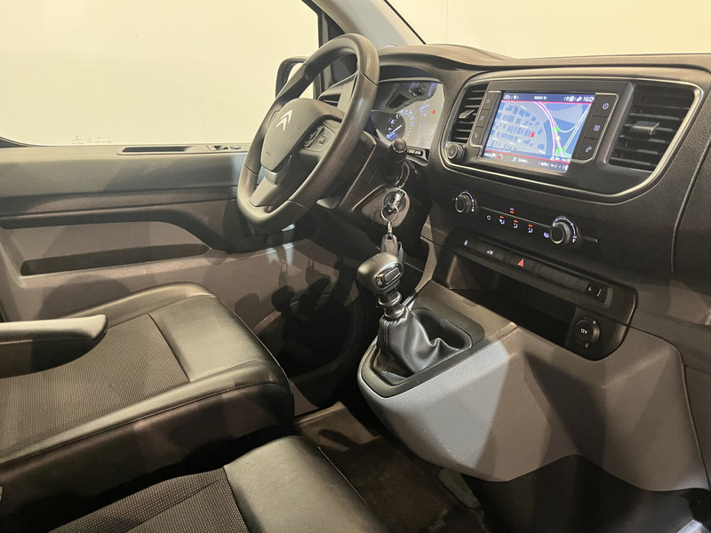 Citroën Jumpy 2.0 BlueHDI L2 120 PK / Euro 6 / Airco / Cruise Control / CarPlay / PDC / Navigatie / 3-Zits - Furgão compacto: foto 3 Citroën Jumpy 2.0 BlueHDI L2 120 PK / Euro 6 / Airco / Cruise Control / CarPlay / PDC / Navigatie / 3-Zits - Furgão compacto: foto 3