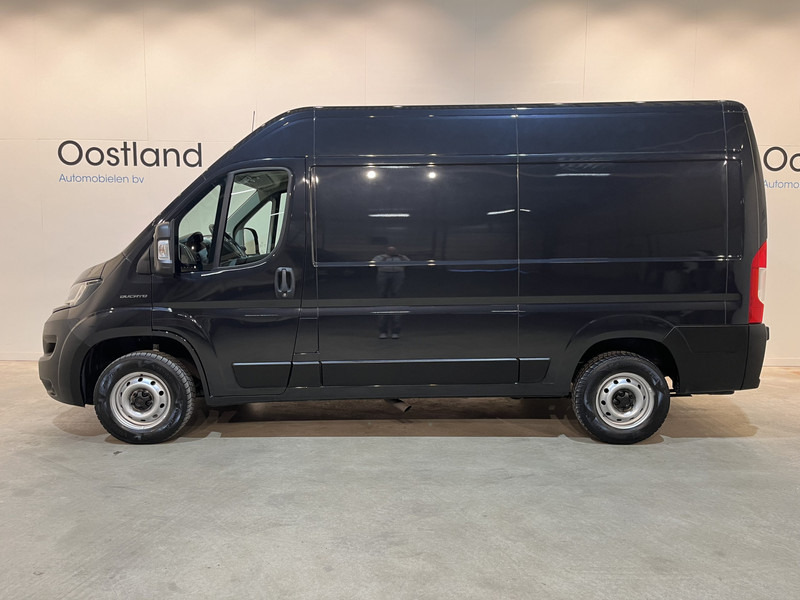 Fiat Ducato 2.3 MultiJet L2H2 120 PK / Euro 6 / Airco / Camera / Cruise Control / Trekhaak / Navigatie / 3-Zits / 72.600 KM !! - Furgão compacto: foto 2 Fiat Ducato 2.3 MultiJet L2H2 120 PK / Euro 6 / Airco / Camera / Cruise Control / Trekhaak / Navigatie / 3-Zits / 72.600 KM !! - Furgão compacto: foto 2