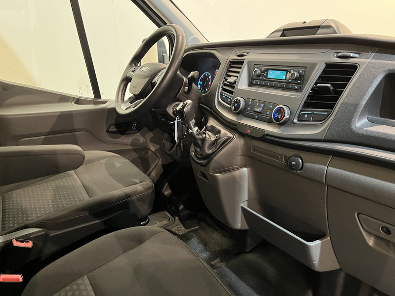 Ford Transit 2.0 TDCI L4 Trend RWD 130 PK Bakwagen / Sörensen Laadklep / Meubelbak / Euro 6 / Airco / Cruise Control / 3-Zits / 41.500 KM !! / BPM VRIJ !! - Carrinha de contentor: foto 3 Ford Transit 2.0 TDCI L4 Trend RWD 130 PK Bakwagen / Sörensen Laadklep / Meubelbak / Euro 6 / Airco / Cruise Control / 3-Zits / 41.500 KM !! / BPM VRIJ !! - Carrinha de contentor: foto 3
