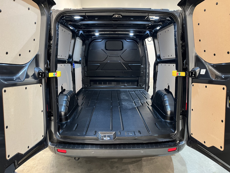 Ford Transit Custom 2.0 TDCI L2H1 Limited 130 PK / Euro 6 / Airco / Cruise Control / CarPlay / PDC / Navigatie / 3-Zits / 16.200 KM !! / BPM VRIJ !! - Furgão compacto: foto 5 Ford Transit Custom 2.0 TDCI L2H1 Limited 130 PK / Euro 6 / Airco / Cruise Control / CarPlay / PDC / Navigatie / 3-Zits / 16.200 KM !! / BPM VRIJ !! - Furgão compacto: foto 5