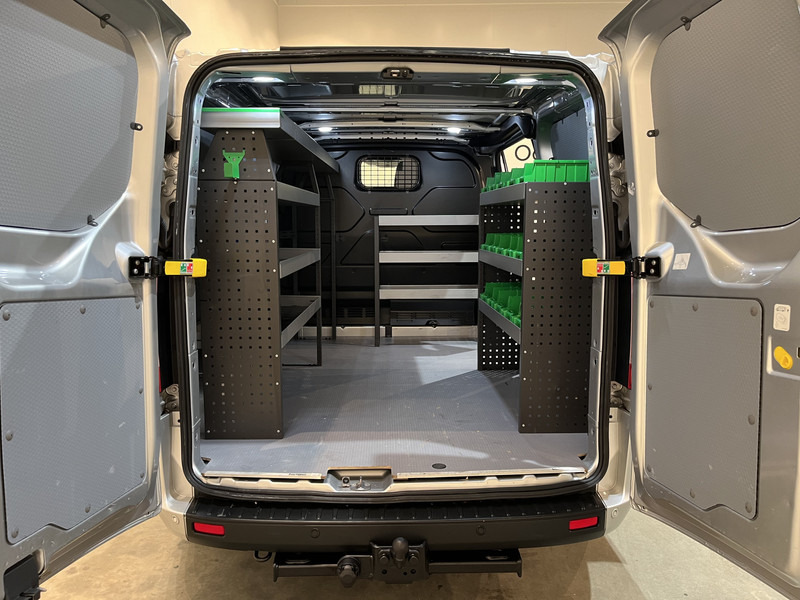 Ford Transit Custom 280 2.0 TDCI L1H1 Trend 130 PK Servicebus / Inrichting / Euro 6 / Airco / PDC / Cruise Control / Navigatie / CarPlay / Trekhaak / 3-Zits / 96.300 KM !! / BPM VRIJ !! - Furgão compacto: foto 4 Ford Transit Custom 280 2.0 TDCI L1H1 Trend 130 PK Servicebus / Inrichting / Euro 6 / Airco / PDC / Cruise Control / Navigatie / CarPlay / Trekhaak / 3-Zits / 96.300 KM !! / BPM VRIJ !! - Furgão compacto: foto 4
