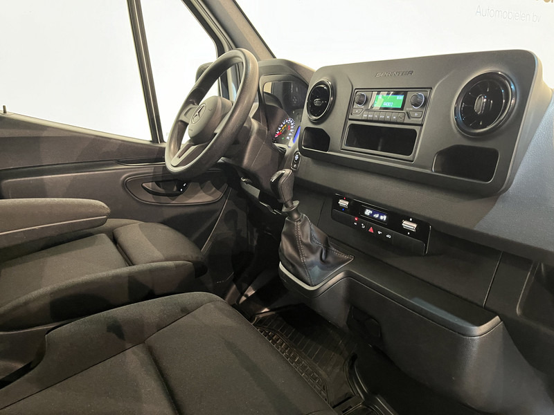 Mercedes-Benz Sprinter 315 CDI L2 RWD DC Dubbel Cabine Open Laadbak / Euro 6 / Trekhaak 3500 KG / Airco / 12.000 KM !! / BPM VRIJ !! - Carrinha de caixa aberta, Carrinha cabine dupla: foto 3 Mercedes-Benz Sprinter 315 CDI L2 RWD DC Dubbel Cabine Open Laadbak / Euro 6 / Trekhaak 3500 KG / Airco / 12.000 KM !! / BPM VRIJ !! - Carrinha de caixa aberta, Carrinha cabine dupla: foto 3