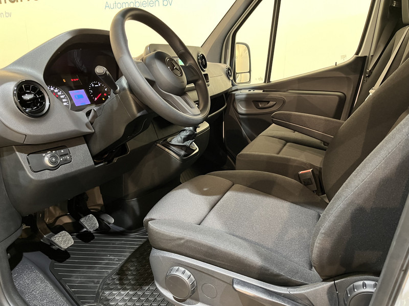Mercedes-Benz Sprinter 315 CDI L2 RWD DC Dubbel Cabine Open Laadbak / Euro 6 / Trekhaak 3500 KG / Airco / 3-Zits / 650 KM !! / BPM VRIJ !! - Carrinha de caixa aberta, Carrinha cabine dupla: foto 5 Mercedes-Benz Sprinter 315 CDI L2 RWD DC Dubbel Cabine Open Laadbak / Euro 6 / Trekhaak 3500 KG / Airco / 3-Zits / 650 KM !! / BPM VRIJ !! - Carrinha de caixa aberta, Carrinha cabine dupla: foto 5