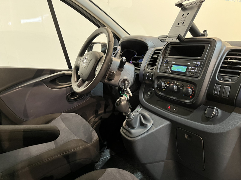 Opel Vivaro 1.6 CDTI L1H1 Servicebus / Inrichting / Euro 6 / Airco / Cruise Control / 3-Zits - Furgão compacto: foto 3 Opel Vivaro 1.6 CDTI L1H1 Servicebus / Inrichting / Euro 6 / Airco / Cruise Control / 3-Zits - Furgão compacto: foto 3