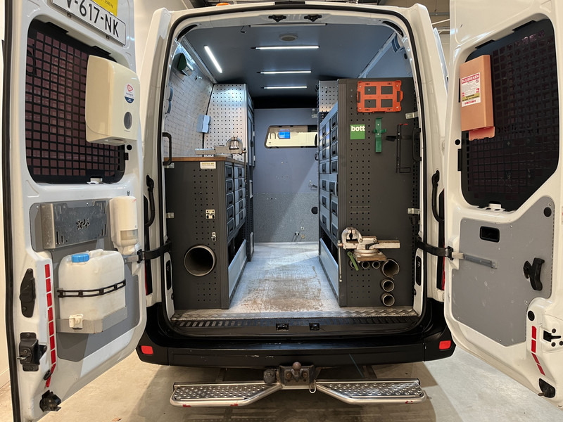 Renault Master 2.3 dCi L2H2 145 PK Servicebus / Bott Inrichting / Euro 6 / 220V. / Airco / Cruise Control / Camera / Trekhaak - Furgão: foto 4 Renault Master 2.3 dCi L2H2 145 PK Servicebus / Bott Inrichting / Euro 6 / 220V. / Airco / Cruise Control / Camera / Trekhaak - Furgão: foto 4