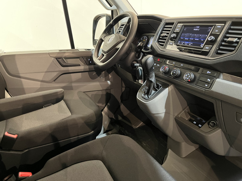 Volkswagen Crafter 30 2.0 TDI L3H2 140 PK Automaat / Euro 6 / Airco / Cruise Control / Camera / CarPlay / 3-Zits / 18.500 KM !! - Furgão compacto: foto 3 Volkswagen Crafter 30 2.0 TDI L3H2 140 PK Automaat / Euro 6 / Airco / Cruise Control / Camera / CarPlay / 3-Zits / 18.500 KM !! - Furgão compacto: foto 3