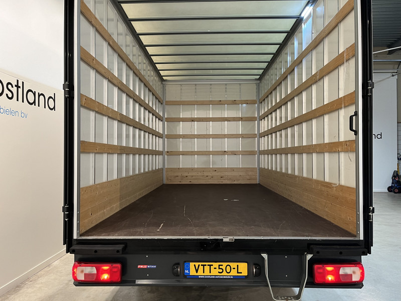 Volkswagen Crafter 35 2.0 TDI 140 pk Bakwagen 2.41 Mtr. H / Meubelbak / Euro 6 / Airco / Cruise Control / CarPlay / 23.400 KM !! - Carrinha de contentor: foto 5 Volkswagen Crafter 35 2.0 TDI 140 pk Bakwagen 2.41 Mtr. H / Meubelbak / Euro 6 / Airco / Cruise Control / CarPlay / 23.400 KM !! - Carrinha de contentor: foto 5