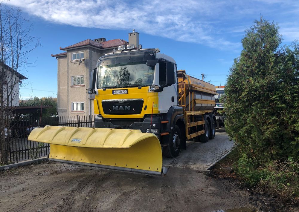 Veículo municipal/ Especial, Camião MAN TGS 26.320 6x6BB piaskarka solarka econ schmidt pług: foto 7 Veículo municipal/ Especial, Camião MAN TGS 26.320 6x6BB piaskarka solarka econ schmidt pług: foto 7