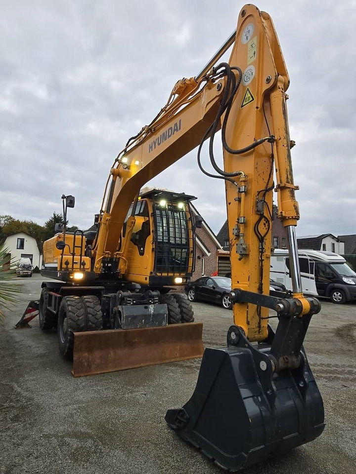 Escavadeira de rodas Hyundai R 180W-9A: foto 6