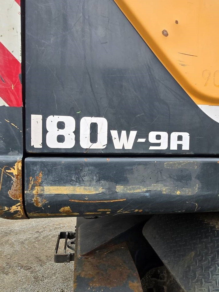 Escavadeira de rodas Hyundai R 180W-9A: foto 14